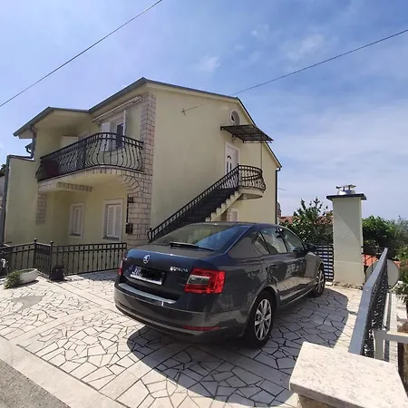 Domi Apartment Selce