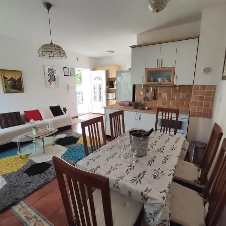 Apartment Domi