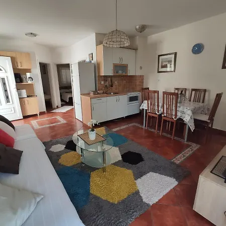 Domi Apartment *